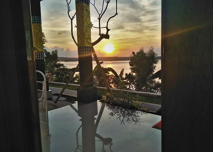 Prasi Sunset Toyapakeh